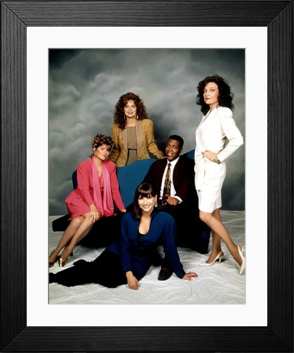 Framed Print : DESIGNING WOMEN, clockwise from front, Jan Hooks, Judith Ivey, Annie Potts, Mesach Taylor, Dixie Carter, (1990s), 1986-93