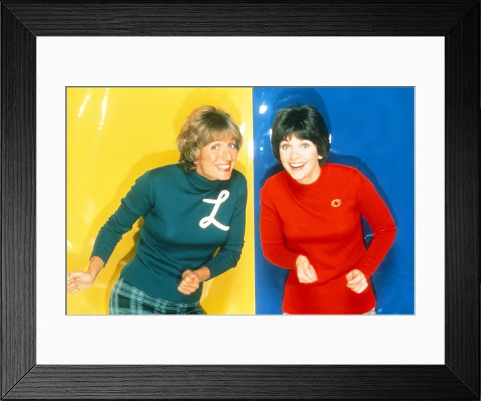 Framed Print : LAVERNE & SHIRLEY, from left: Penny Marshall, Cindy Williams, 1976-1983