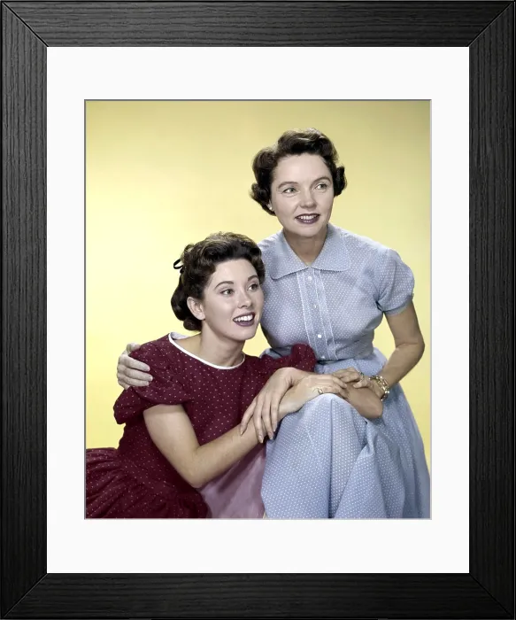 Framed Print : FATHER KNOWS BEST, from left, Elinor Donahue, Jane Wyatt, 1954-60 (1959 photo) Framed Print : FATHER KNOWS BEST, from left, Elinor Donahue, Jane Wyatt, 1954-60 (1959 photo)