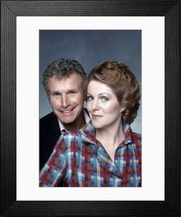 Framed Print : HOUSE CALLS, from left: Lynn Redgrave, Wayne Rogers, (1980), 1979-1982 Framed Print : HOUSE CALLS, from left: Lynn Redgrave, Wayne Rogers, (1980), 1979-1982