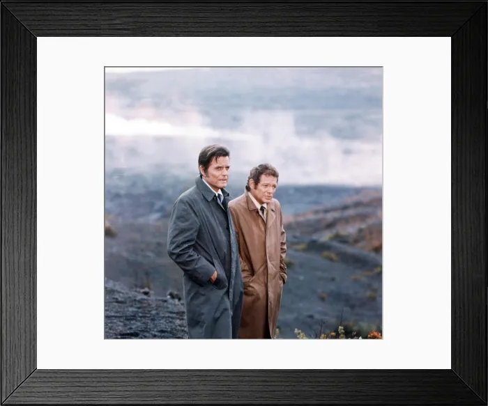 Framed Print : HAWAII FIVE-O, from left: Jack Lord, James MacArthur, 1968-1980