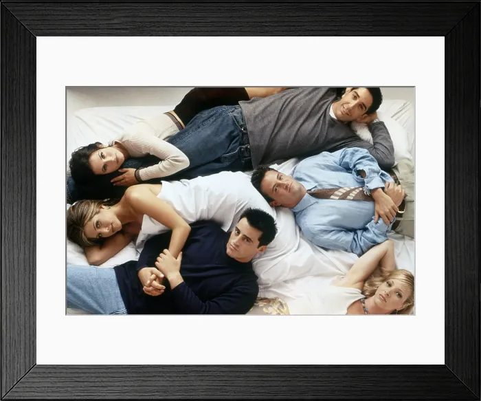 Framed Print : FRIENDS, cast photo, clockwise from center bottom: Matt Leblanc, Jennifer Aniston, Courteney Cox, David Schwimmer, Matthew Perry, Lisa Kudrow, (Season 2, (1995-1996), 1994-2004
