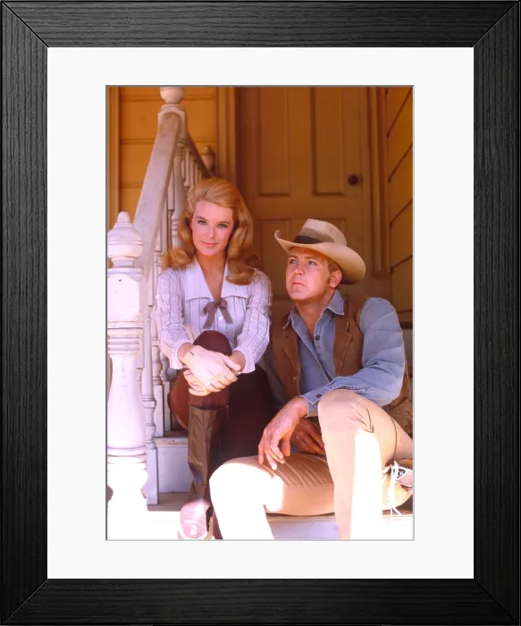Framed Print : THE BIG VALLEY, Linda Evans, Lee Majors, 1965-69 Framed Print : THE BIG VALLEY, Linda Evans, Lee Majors, 1965-69