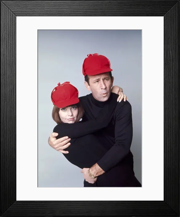Framed Print : GET SMART, from left: Barbara Feldon, Don Adams, (1965), 1965-70