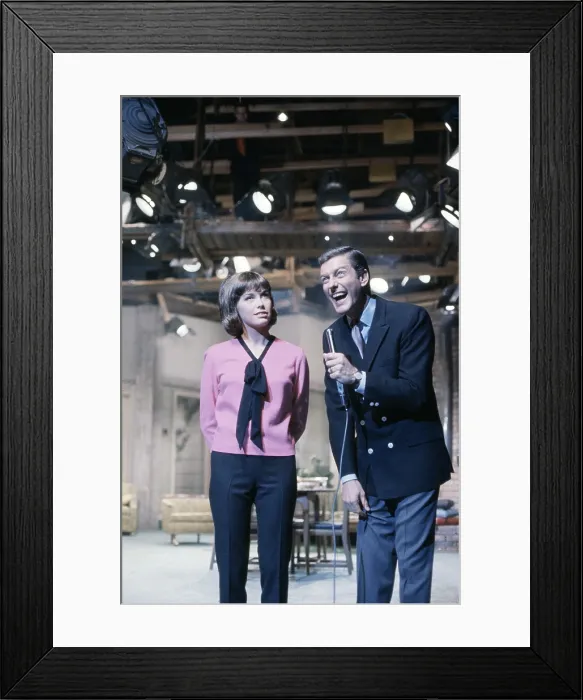 Framed Print : THE DICK VAN DYKE SHOW, from left: Mary Tyler Moore, Dick Van Dyke, (1965), 1961-1966 Framed Print : THE DICK VAN DYKE SHOW, from left: Mary Tyler Moore, Dick Van Dyke, (1965), 1961-1966