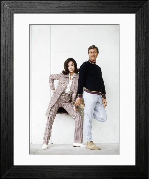 Framed Print : DICK VAN DYKE AND THE OTHER WOMAN, from left: Mary Tyler Moore, Dick Van Dyke, (aired April 13, 1969)