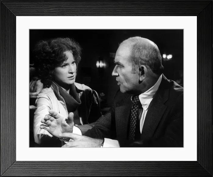 Framed Print : LOU GRANT, from left: Linda Kelsey, Ed Asner, Nazi, (Season 1 | Episode 5, aired 18 October 1977), 1977-82