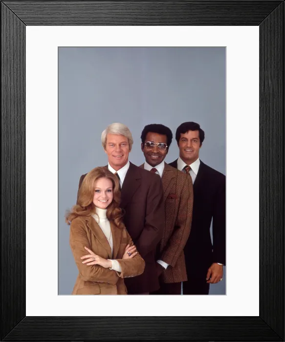 Framed Print : MISSION: IMPOSSIBLE, top from left: Peter Graves, Greg Morris, Peter Lupus; bottom: Lynda Day George, (1971), 1966-1973 Framed Print : MISSION: IMPOSSIBLE, top from left: Peter Graves, Greg Morris, Peter Lupus; bottom: Lynda Day George, (1971), 1966-1973