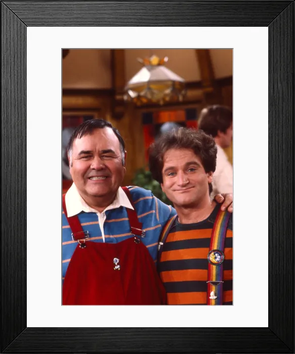Framed Print : MORK & MINDY, from left: Jonathan Winters, Robin Williams, 1978-82
