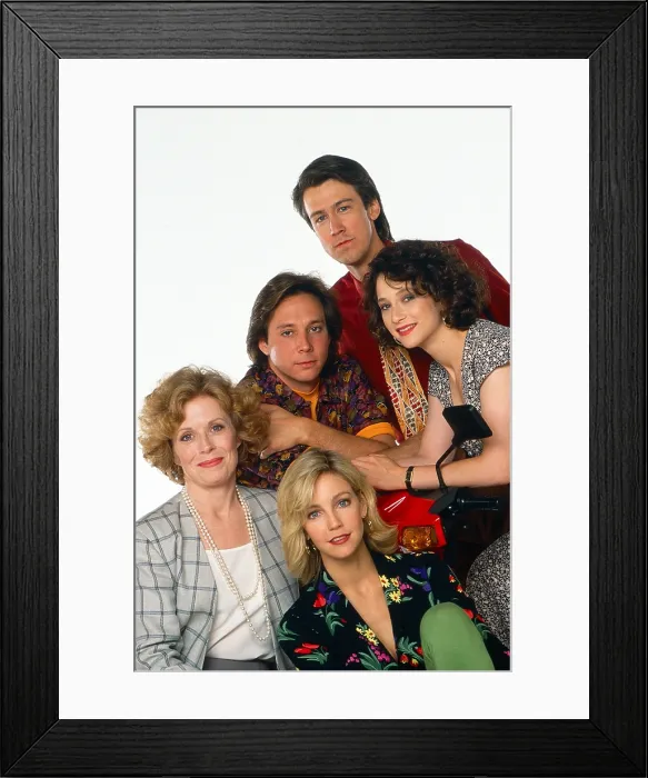 Framed Print : GOING PLACES, from left: Holland Taylor, Heather Locklear (Front), Jerry Levine, Alan Ruck, Hallie Todd, 1990-1991
