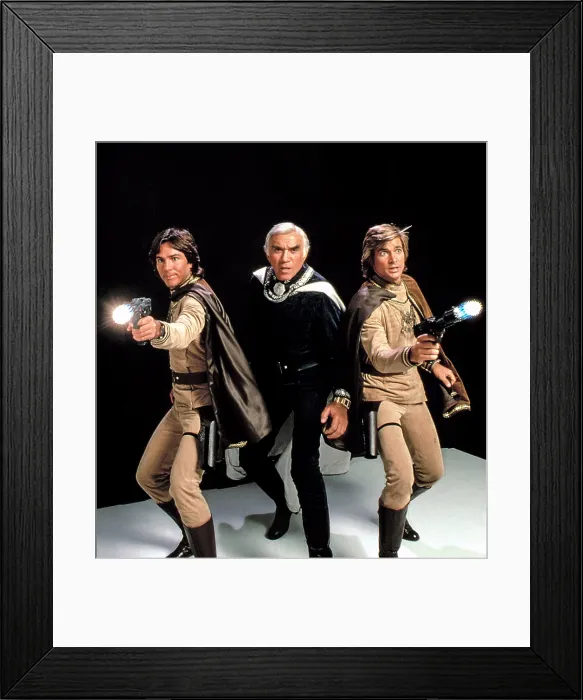 Framed Print : BATTLESTAR GALACTICA, Richard Hatch, Lorne Greene, Dirk Benedict, 1978 - 1979