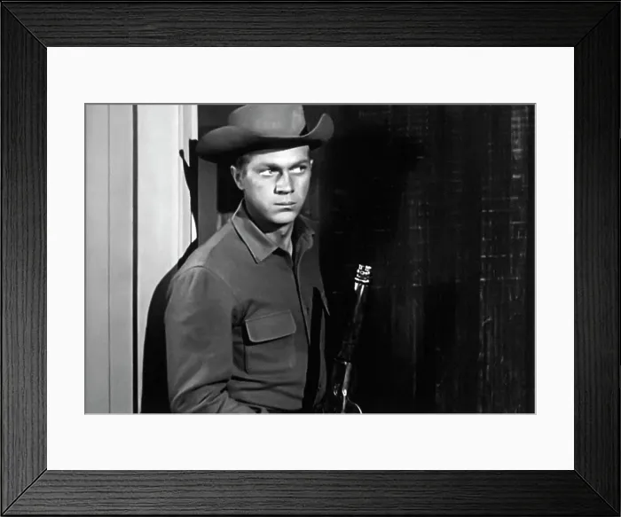 Framed Print : WANTED: DEAD OR ALIVE, Steve McQueen, 1958-61 Framed Print : WANTED: DEAD OR ALIVE, Steve McQueen, 1958-61