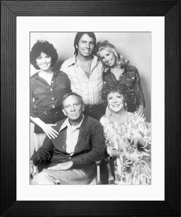 Framed Print : THREE'S COMPANY, (clockwise from top left): Joyce DeWitt, John Ritter, Suzanne Somers, Audra Lindley, Norman Fell ca. Season 2, 1977-84