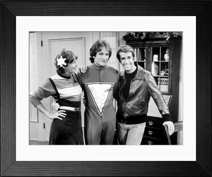 Framed Print : MORK AND MINDY, Penny Marshall, Robin Williams, Henry Winkler, Pilot, (Season 3, aired Sept. 14, 1978), 1978-82 Framed Print : MORK AND MINDY, Penny Marshall, Robin Williams, Henry Winkler, Pilot, (Season 3, aired Sept. 14, 1978), 1978-82
