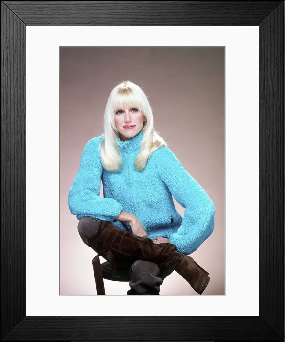 Framed Print : Suzanne Somers, 1981 Framed Print : Suzanne Somers, 1981