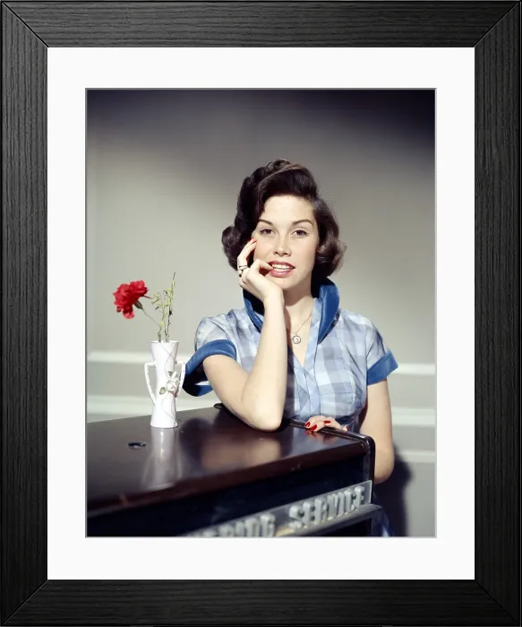 Framed Print : Mary Tyler Moore, circa early 1960s