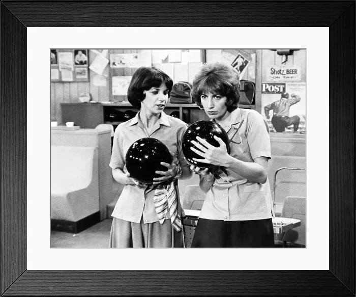 Framed Print : LAVERNE & SHIRLEY, from left: Cindy Williams, Penny Marshall, 1976-1983 Framed Print : LAVERNE & SHIRLEY, from left: Cindy Williams, Penny Marshall, 1976-1983