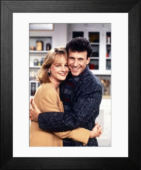 Framed Print : MAD ABOUT YOU, from left: Helen Hunt, Paul Reiser, 1992-2019 Framed Print : MAD ABOUT YOU, from left: Helen Hunt, Paul Reiser, 1992-2019