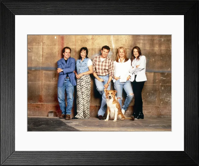Framed Print : MAD ABOUT YOU, from left: John Pankow, Leila Kenzle, Paul Reiser, Helen Hunt, Anne Ramsay, 1992-2019