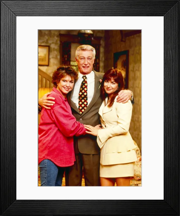 Framed Print : EMPTY NEST, from left: Kristy McNichol, Richard Mulligan, Dinah Manoff, 1988-1995