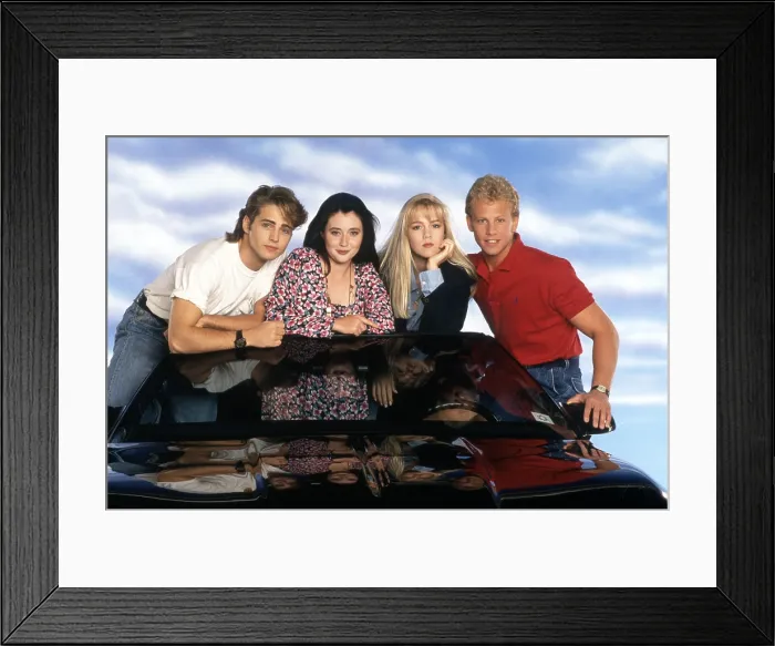 Framed Print : BEVERLY HILLS, 90210, from left: Jason Priestley, Shannen Doherty, Jennie Garth, Ian Ziering, Season 1, 1990, 1990-2000 Framed Print : BEVERLY HILLS, 90210, from left: Jason Priestley, Shannen Doherty, Jennie Garth, Ian Ziering, Season 1, 1990, 1990-2000