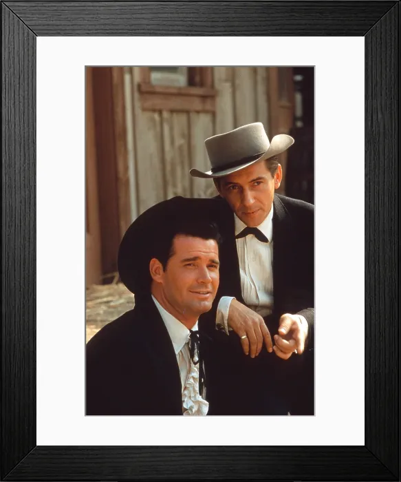 Framed Print : MAVERICK, James Garner, Jack Kelly, 1957-62 Framed Print : MAVERICK, James Garner, Jack Kelly, 1957-62