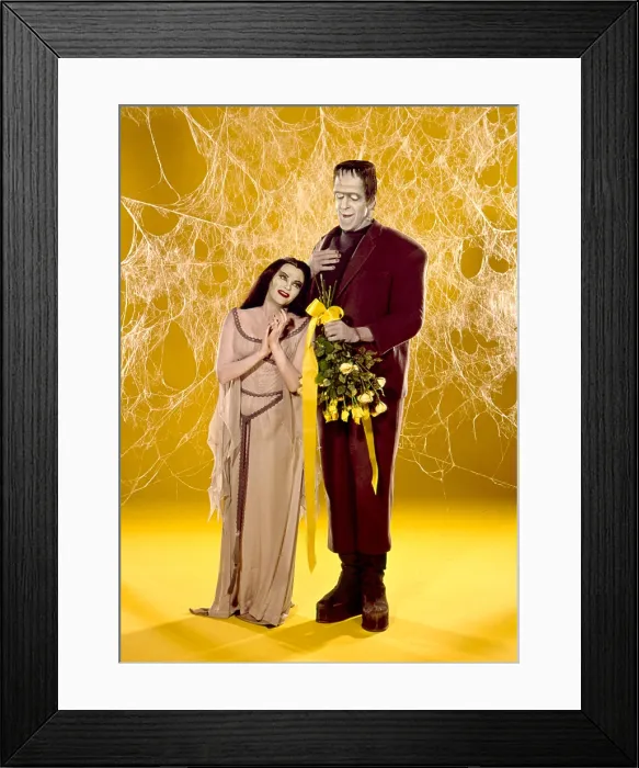 Framed Print : THE MUNSTERS, Yvonne De Carlo, Fred Gwynne, 1964-66 Framed Print : THE MUNSTERS, Yvonne De Carlo, Fred Gwynne, 1964-66