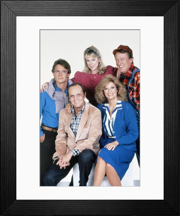Framed Print : NEWHART, from left, Peter Scolari, Bob Newhart, Julia Duffy, Mary Frann, Tom Poston, 1982-90 (1986 photo) Framed Print : NEWHART, from left, Peter Scolari, Bob Newhart, Julia Duffy, Mary Frann, Tom Poston, 1982-90 (1986 photo)