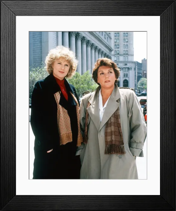 Framed Print : CAGNEY & LACEY: THE RETURN, from left: Sharon Gless, Tyne Daly, aired: November 6, 1994