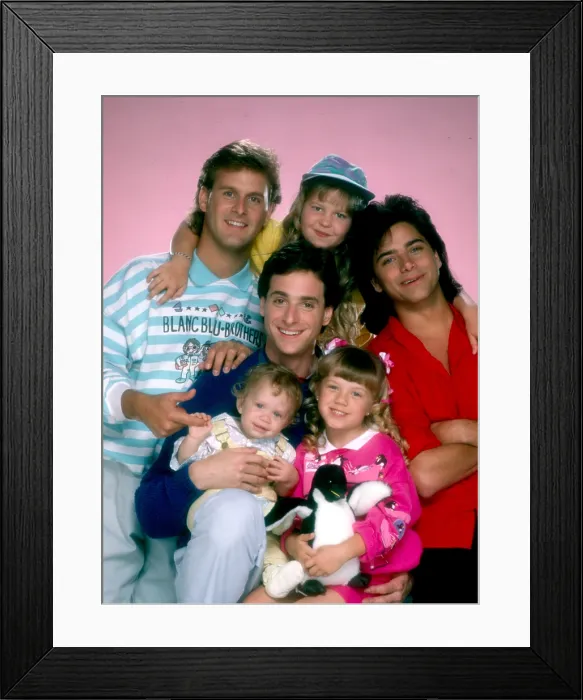 Framed Print : FULL HOUSE, clockwise from left: Ashley / Mary-Kate Olsen, Dave Coulier, Candace Cameron, John Stamos, Jodie Sweetin, Bob Saget, 1987-95