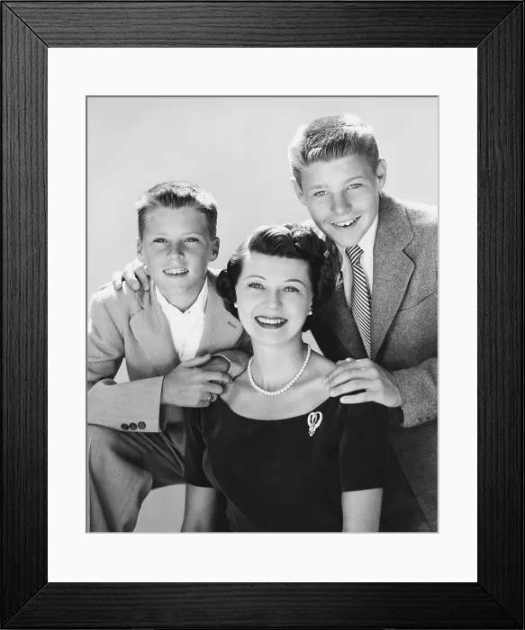 Framed Print : THE ADVENTURES OF OZZIE AND HARRIET, from leftRicky Nelson, Harriet Nelson, David Nelson, (1952), 1952-1966 Framed Print : THE ADVENTURES OF OZZIE AND HARRIET, from leftRicky Nelson, Harriet Nelson, David Nelson, (1952), 1952-1966