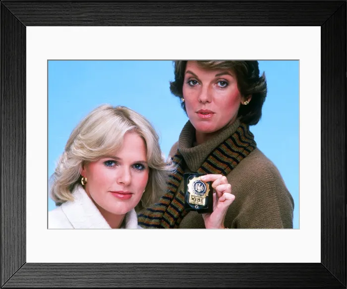 Framed Print : CAGNEY & LACEY, (aka CAGNEY AND LACEY), from left: Sharon Gless, Tyne Daly, 1981-1988