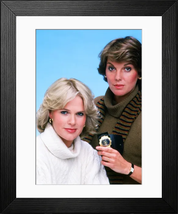 Framed Print : CAGNEY & LACEY, (aka CAGNEY AND LACEY), from left: Sharon Gless, Tyne Daly, 1981-1988