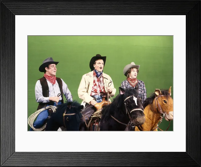 Framed Print : SATURDAY NIGHT LIVE, from left: Phil Hartman, , Woody Harrelson, Dana Carvey, Woody Harrelson / Vanessa Williams, (S17.E20, aired May 16, 1992), 1975