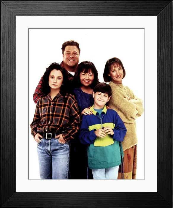 Framed Print : ROSEANNE, clockwise from left, Sara Gilbert, John Goodman, Roseanne, Laurie Metcalf, Michael Fishman, 1988-2018 (1993 photo) Framed Print : ROSEANNE, clockwise from left, Sara Gilbert, John Goodman, Roseanne, Laurie Metcalf, Michael Fishman, 1988-2018 (1993 photo)