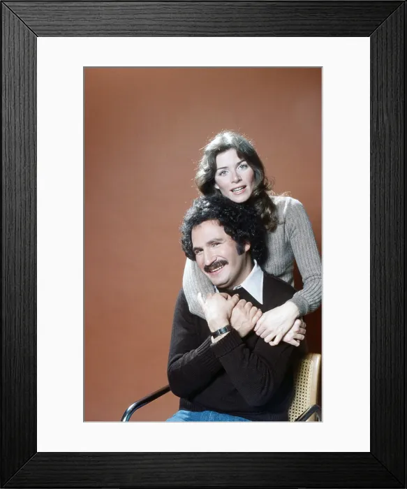 Framed Print : WELCOME BACK, KOTTER, from front, Gabe Kaplan, Marcia Strassman, 1975-79 Framed Print : WELCOME BACK, KOTTER, from front, Gabe Kaplan, Marcia Strassman, 1975-79