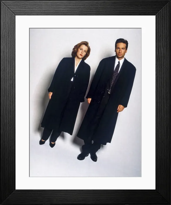 Framed Print : THE X-FILES, from left: Gillian Anderson, David Duchovny, 1993-2018