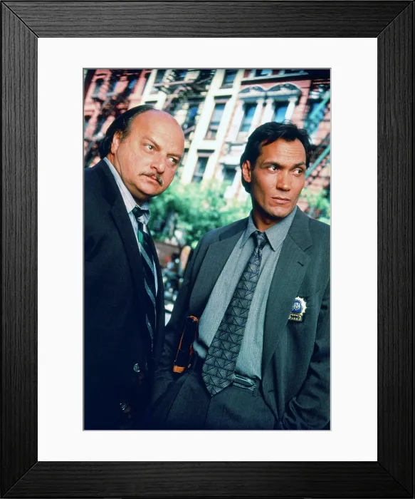 Framed Print : NYPD BLUE, from left, Dennis Franz, Jimmy Smits, 1993-2005 (1995 photo)