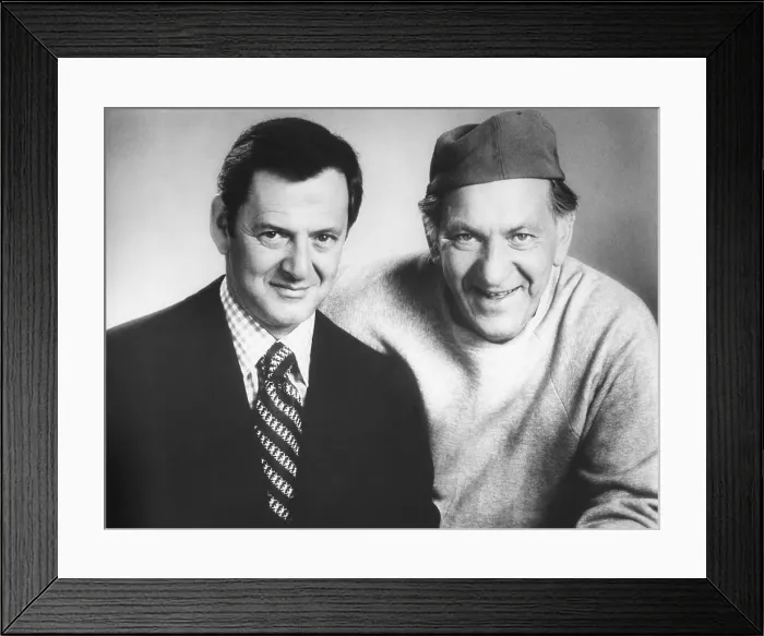 Framed Print : THE ODD COUPLE, from left, Tony Randall, Jack Klugman, 1970-75
