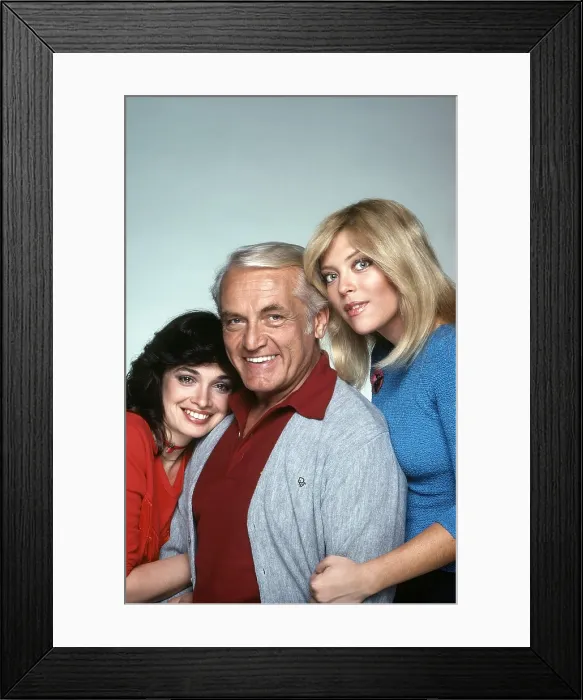 Framed Print : TOO CLOSE FOR COMFORT, from left: Deborah Van Valkenburgh, Ted Knight, Lydia Cornell, 1980-85