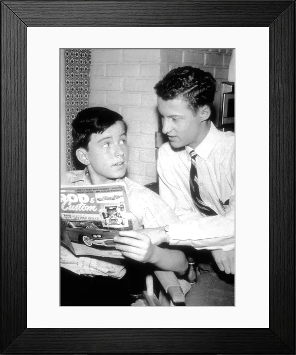 Framed Print : LEAVE IT TO BEAVER, from left, Jerry Mathers, Ken Osmond 1957-63 (ca. 1960 photo)