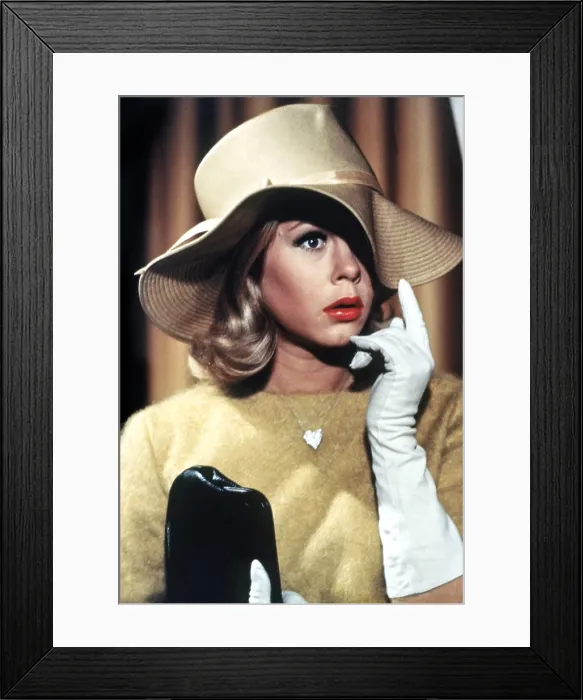 Framed Print : BEWITCHED, Elizabeth Montgomery, (1964), 1964-1972
