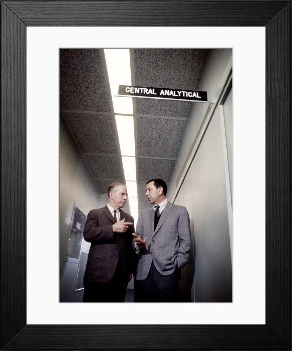 Framed Print : DRAGNET 1967, (aka DRAGNET), from left, Henry Morgan, Jack Webb, 1967-70 (1967 photo)