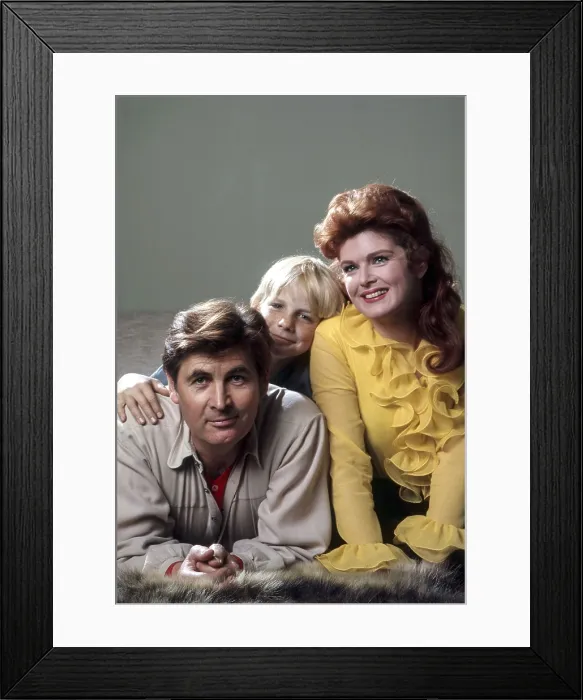 Framed Print : DANIEL BOONE, Fess Parker, Darby Hinton (top), Patricia Blair, (1968), 1964-1970