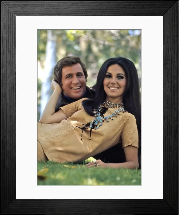 Framed Print : THAT GIRL, from left: Ted Bessell, Marlo Thomas, 1966-71 (1970 photo) Framed Print : THAT GIRL, from left: Ted Bessell, Marlo Thomas, 1966-71 (1970 photo)