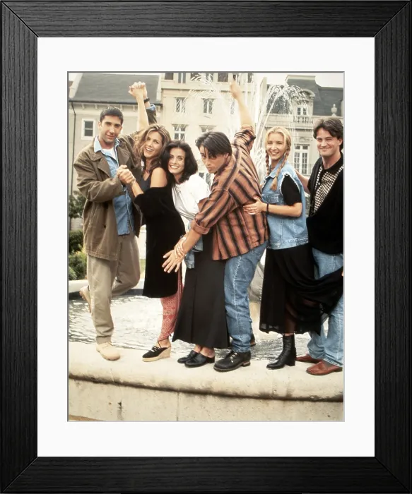 Framed Print : FRIENDS, from left, David Schwimmer, Jennifer Aniston, Courteney Cox, Matt LeBlanc, Lisa Kudrow, Matthew Perry, 1994-2004 (1994 photo) Framed Print : FRIENDS, from left, David Schwimmer, Jennifer Aniston, Courteney Cox, Matt LeBlanc, Lisa Kudrow, Matthew Perry, 1994-2004 (1994 photo)