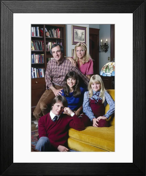 Framed Print : FAMILY TIES, clockwise from top left, Michael Gross, Meredith Baxter, (aka Meredith Baxter Birney), Tina Yothers, Michael J. Fox, Justine Bateman, 1982-89 (1982 photo)