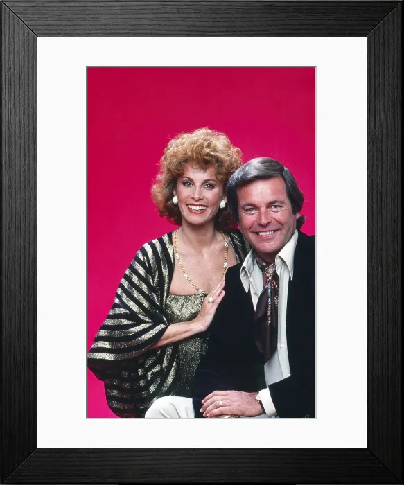 Framed Print : HART TO HART, from left, Stefanie Powers, Robert Wagner, 1979-84 (1979 photo)