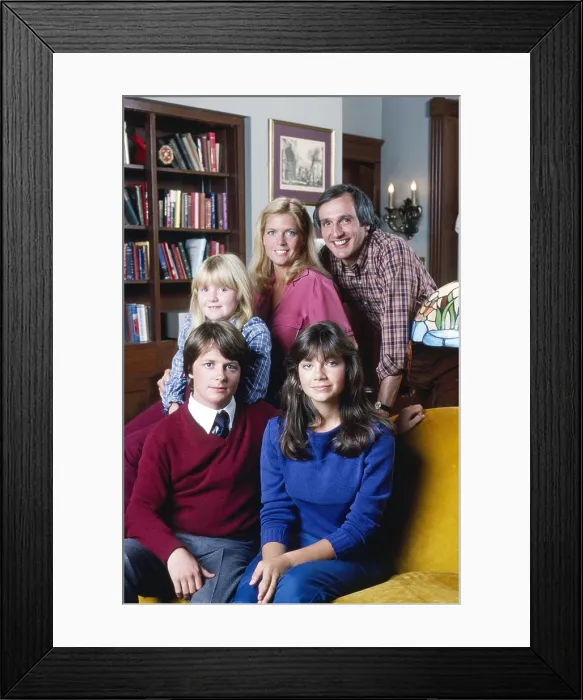 Framed Print : FAMILY TIES, clockwise from top left, Tina Yothers, Meredith Baxter, (aka Meredith Baxter Birney), Michael Gross, Justine Bateman, Michael J. Fox, 1982-89 (1982 photo)