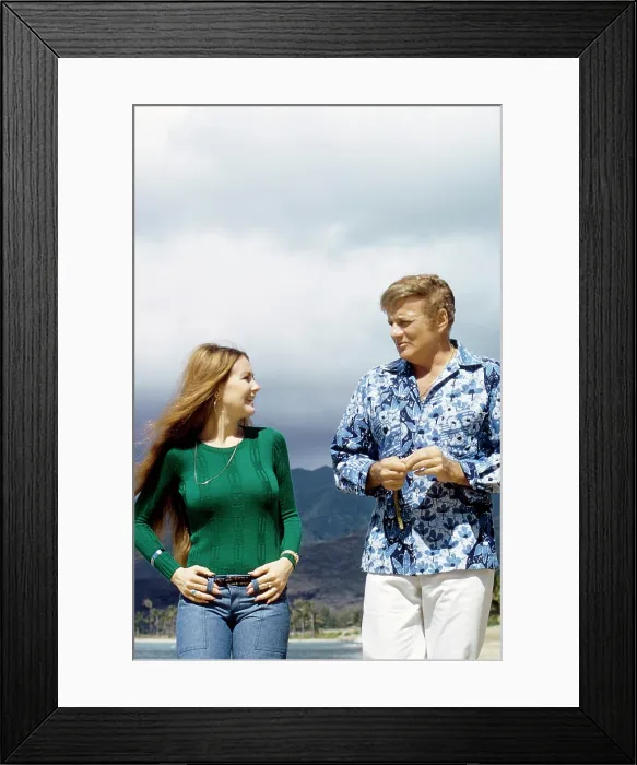 Framed Print : THE BRIAN KEITH SHOW, (aka THE LITTLE PEOPLE), from left: Shelley Fabares, Brian Keith, (1973), 1972-1973